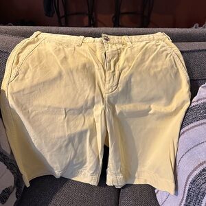 Ralph Lauren Yellow Bermudas with Lightweight Fabric and Medium Length